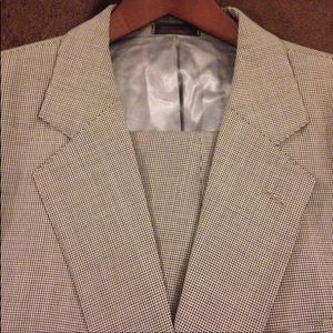 Yorkshire Square 42R Men’s Houndstooth Suit